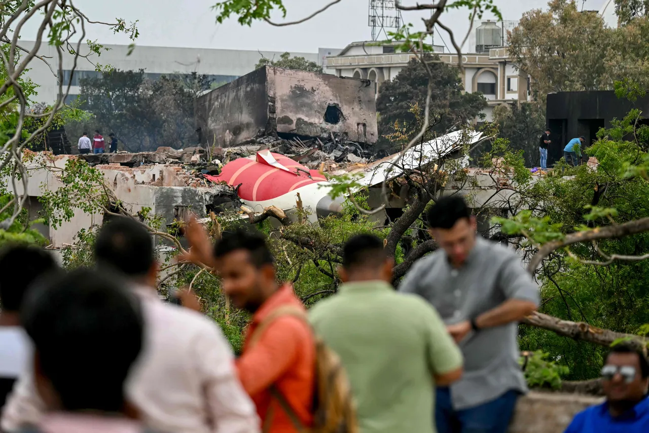 INDIA-AVIATION-CRASH-43_1749810199730