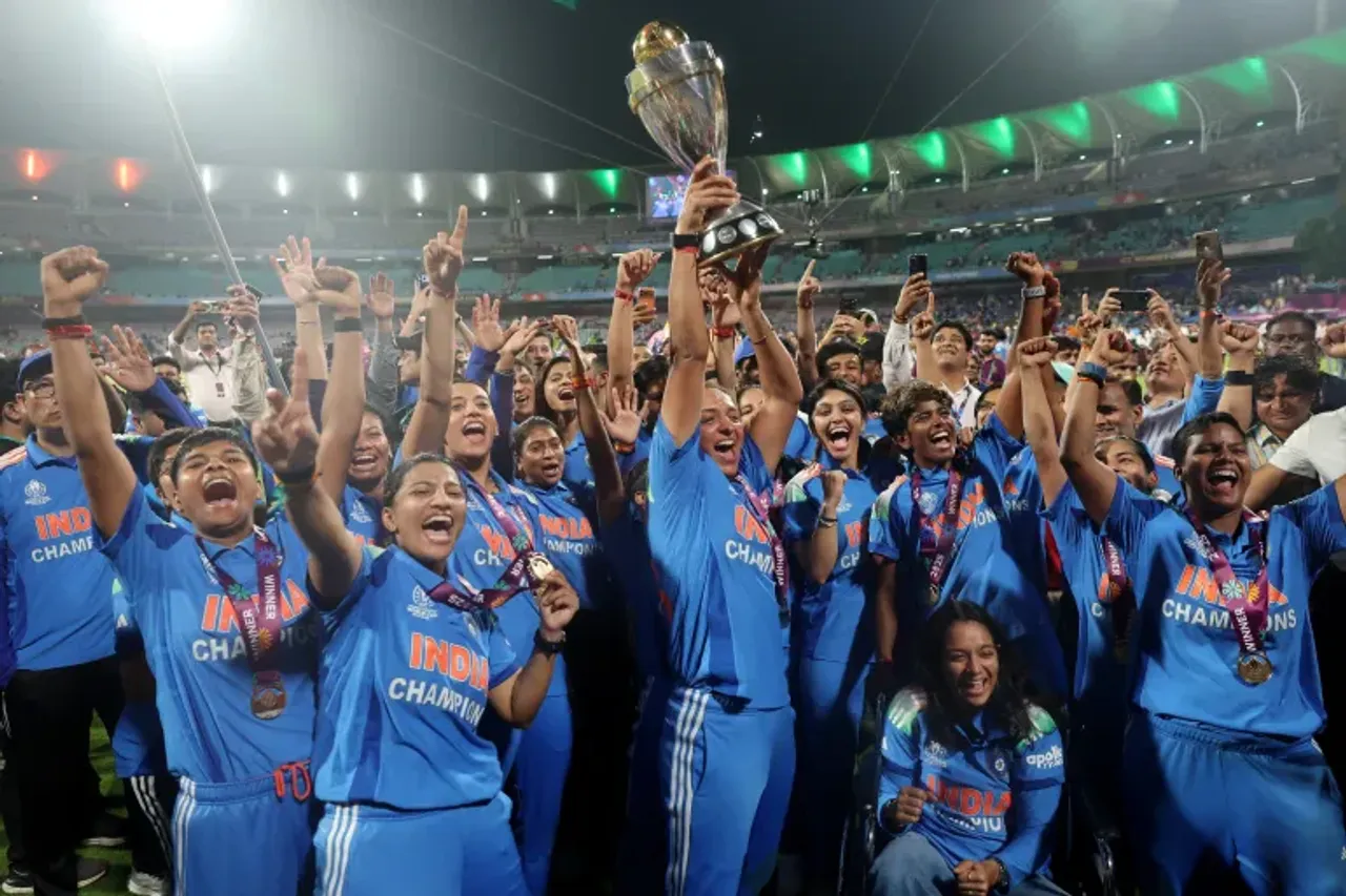 2025-11-02T200947Z_458457433_UP1ELB21JDX2F_RTRMADP_3_CRICKET-WOMENS-WORLD-CUP-IND-RSA-1762150972