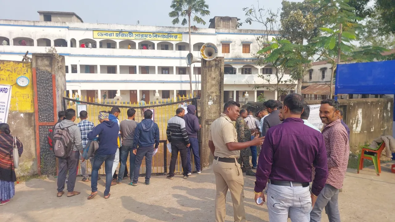 WhatsApp Image 2025-11-30 at 09.47.33