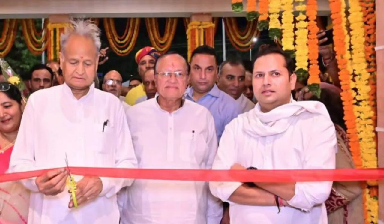 ezgif.com-gif-maker (73)(1).jpg