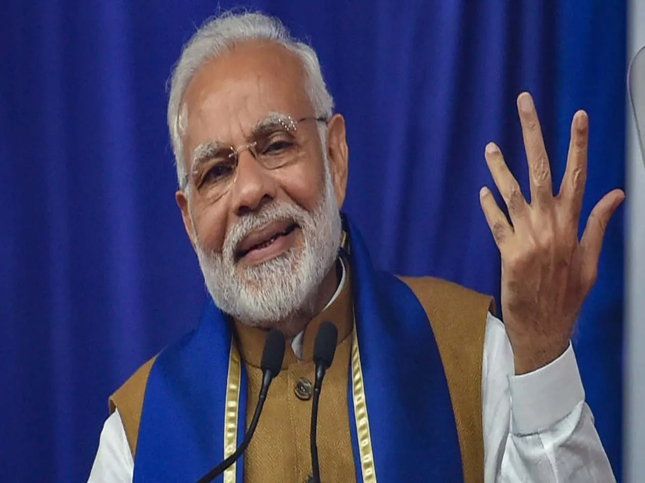 modi happy.jpg