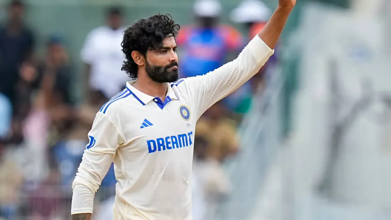 Ravindra20300%20wickets