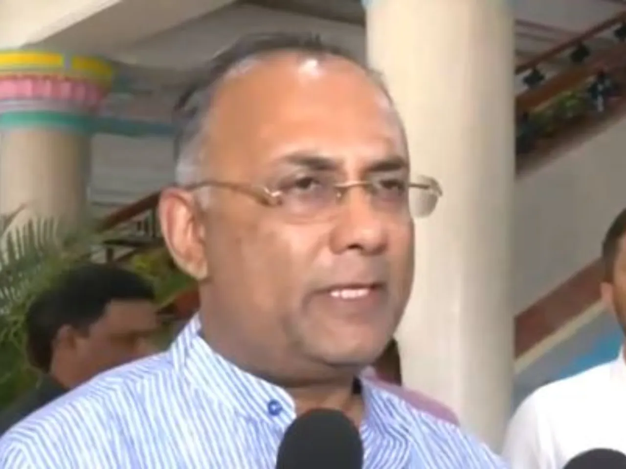 karna health minister.jpg