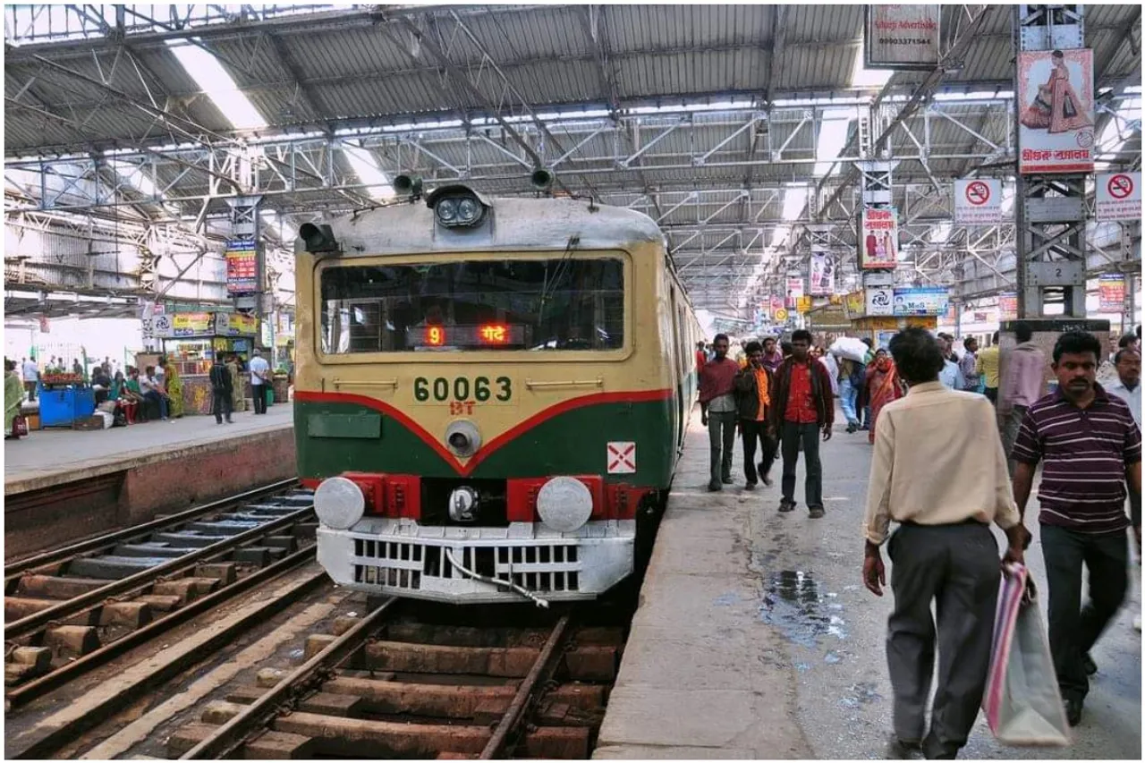  passenger train in the Howrah Division 