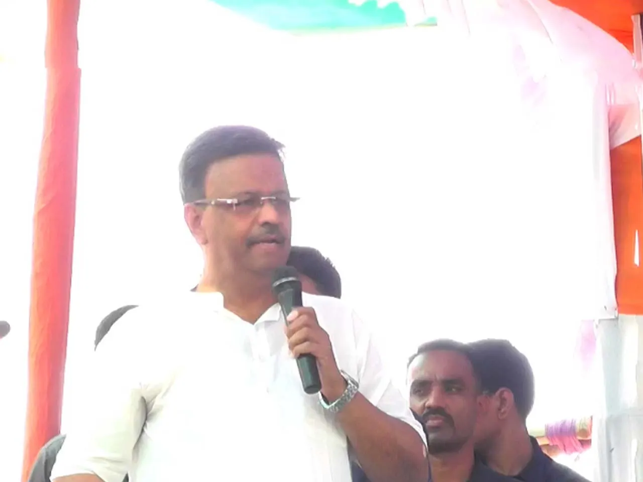 firhad hakim in siuri