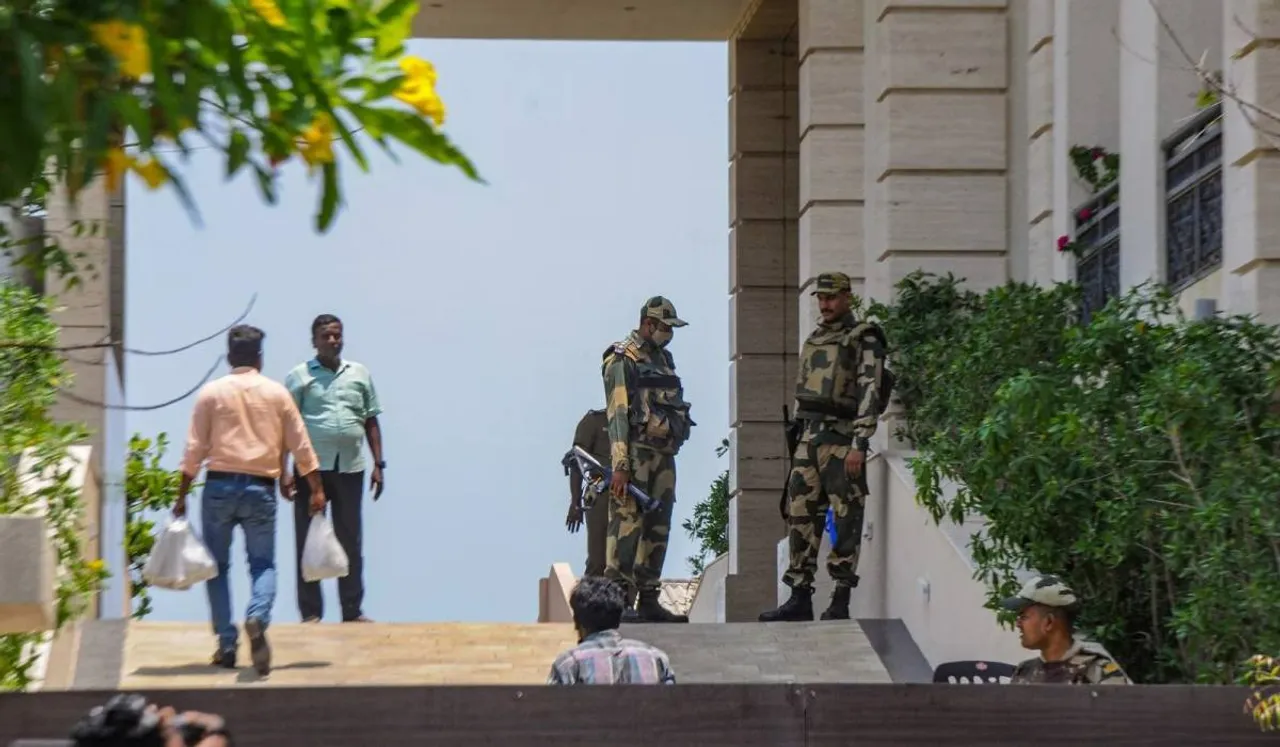 ezgif.com-gif-maker (48)(2).jpg