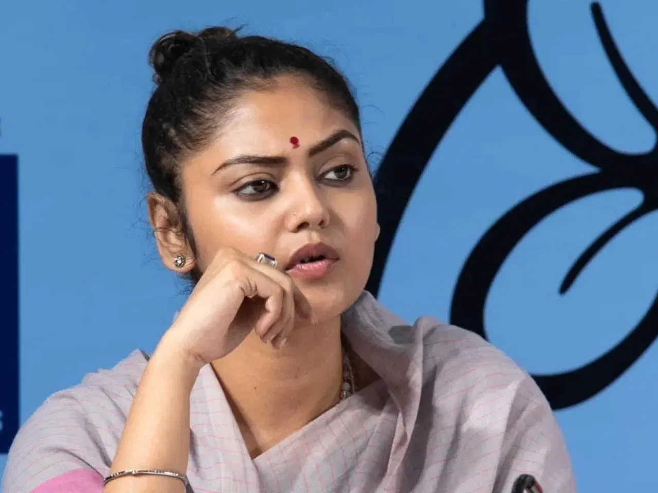 দ