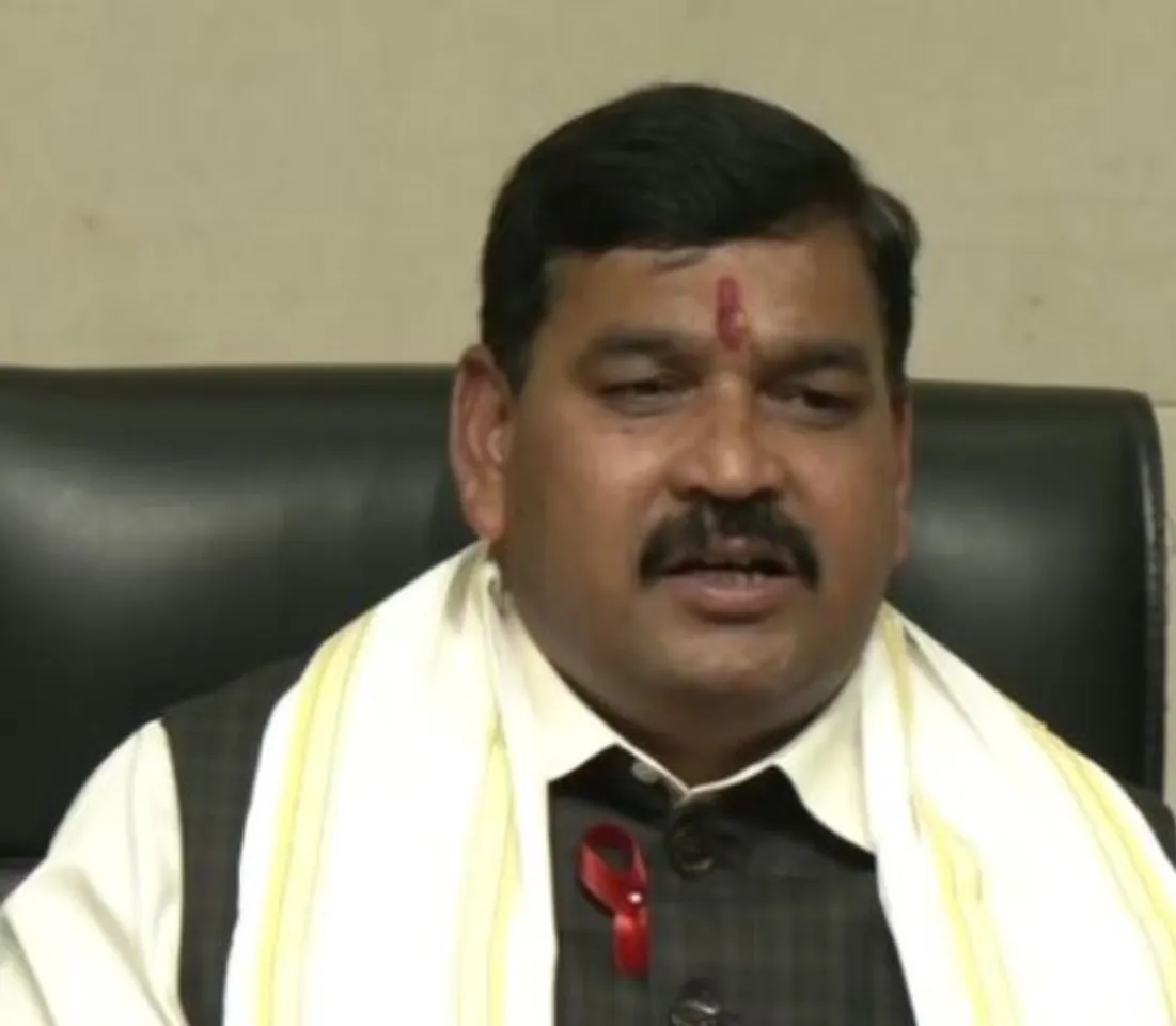 gujarat education minister.jpg