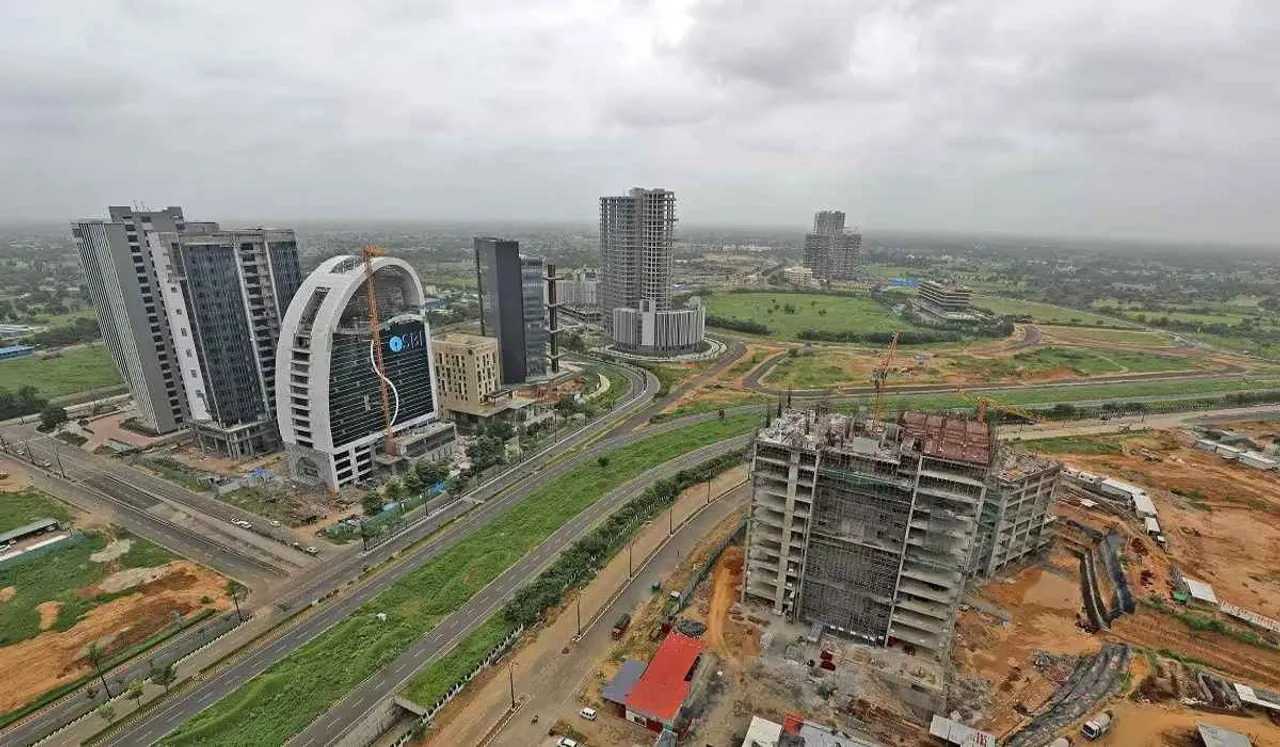 ezgif.com-gif-maker (2) (1).jpg