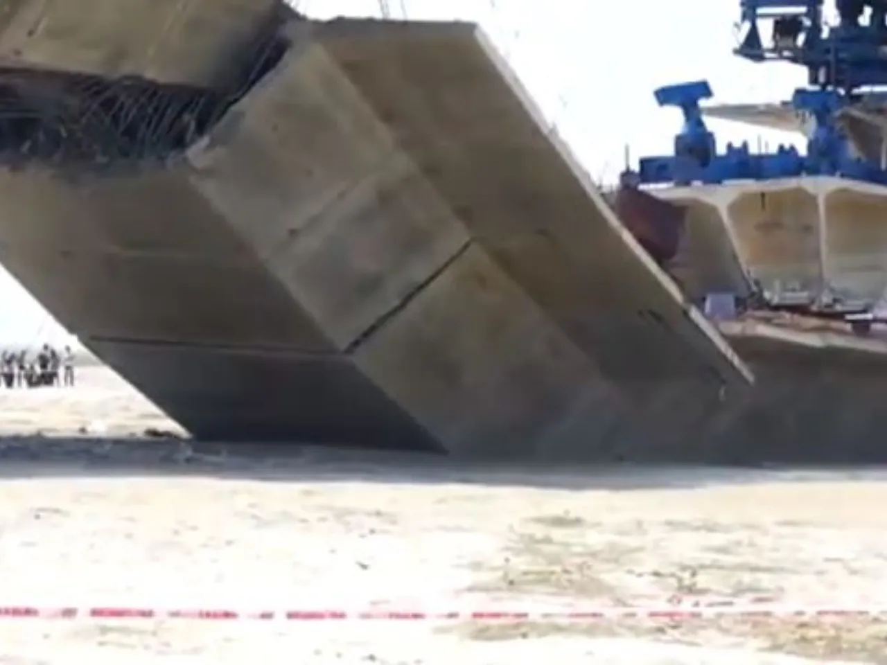 bihar bridge collapse .jpg