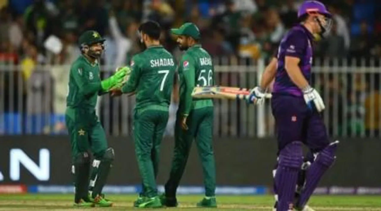 গ্রুপ চ্যাম্পিয়ন হয়েই সেমিফাইনালে পাকিস্তান