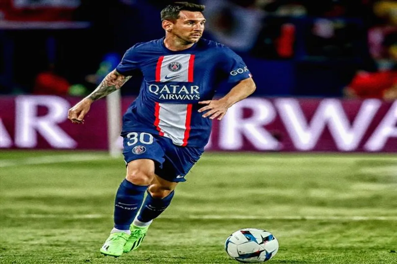 পেলেকেও ছাপিয়ে গেলেন মেসি!