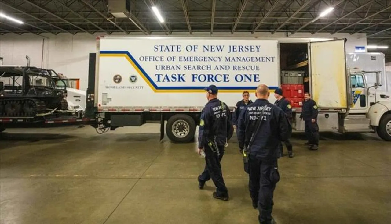 নিউ ইয়র্ক ও এরি কাউন্টিতে উদ্ধার কাজে সহায়তা করার জন্য টাস্ক ফোর্স মোতায়েন করা হয়েছে