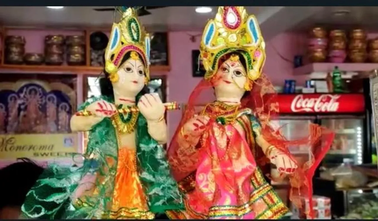 অভিনব চমক দুর্গাপুরের মিষ্টির দোকানের