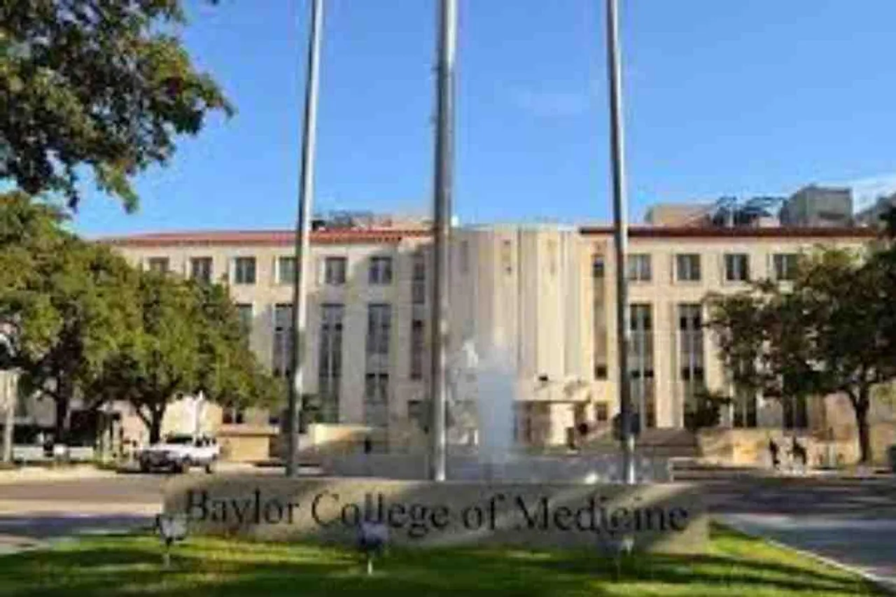 বিদেশ থেকে ডাক্তারি পাস করতে চান, বাছুন সেরা শিক্ষা প্রতিষ্ঠান