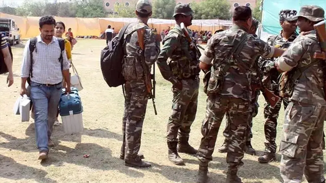 বিশৃঙ্খলা পর্যবেক্ষণে গাড়িতে বসছে সিসিটিভি!