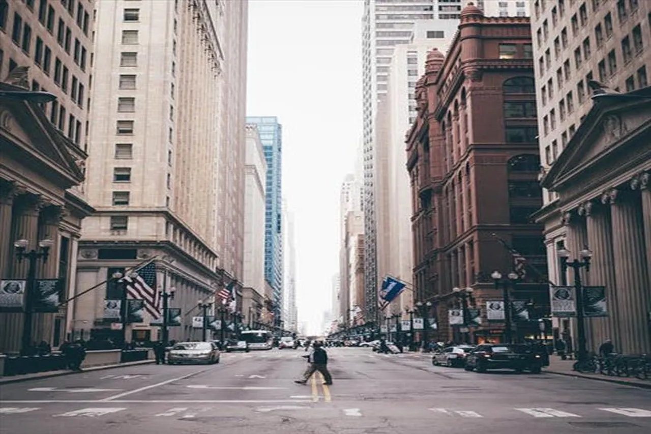 মহামারী পরবর্তী শহরতলিতে "পুরনো''র প্রভাব