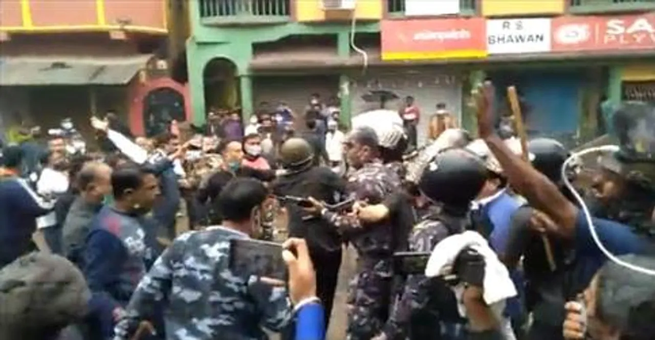 ভাটপাড়ায় সংঘর্ষে চলল গুলি