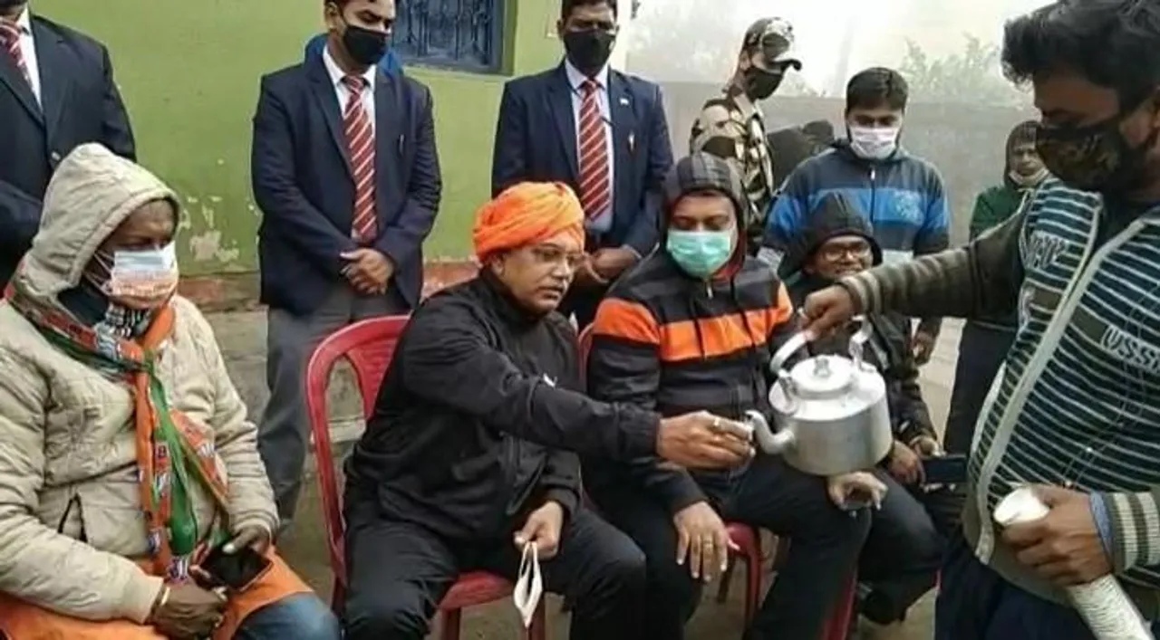 বিজেপি প্রার্থীর সমর্থনে চায়ে পে চর্চা অনুষ্ঠানে দিলীপ ঘোষ