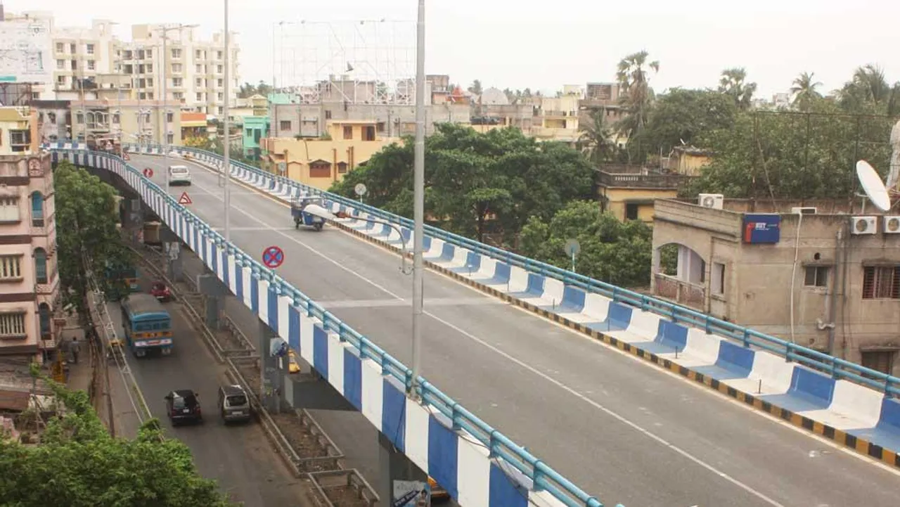 নাগেরবাজার উড়ালপুলে গাড়ির গতি নিয়ন্ত্রণ