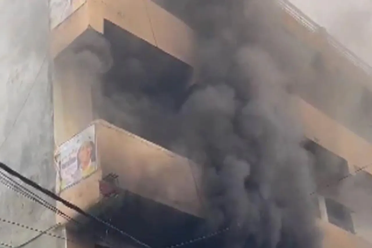 রাজধানীতে অগ্নিকাণ্ড, দেখুন ভিডিও