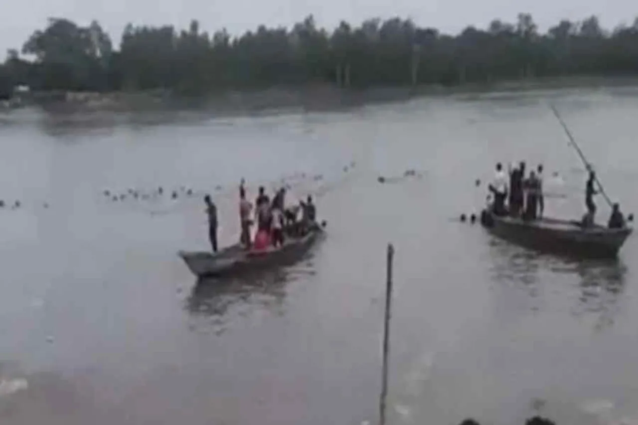 বাংলাদেশে নৌকাডুবি, মৃত বেড়ে ৬৬