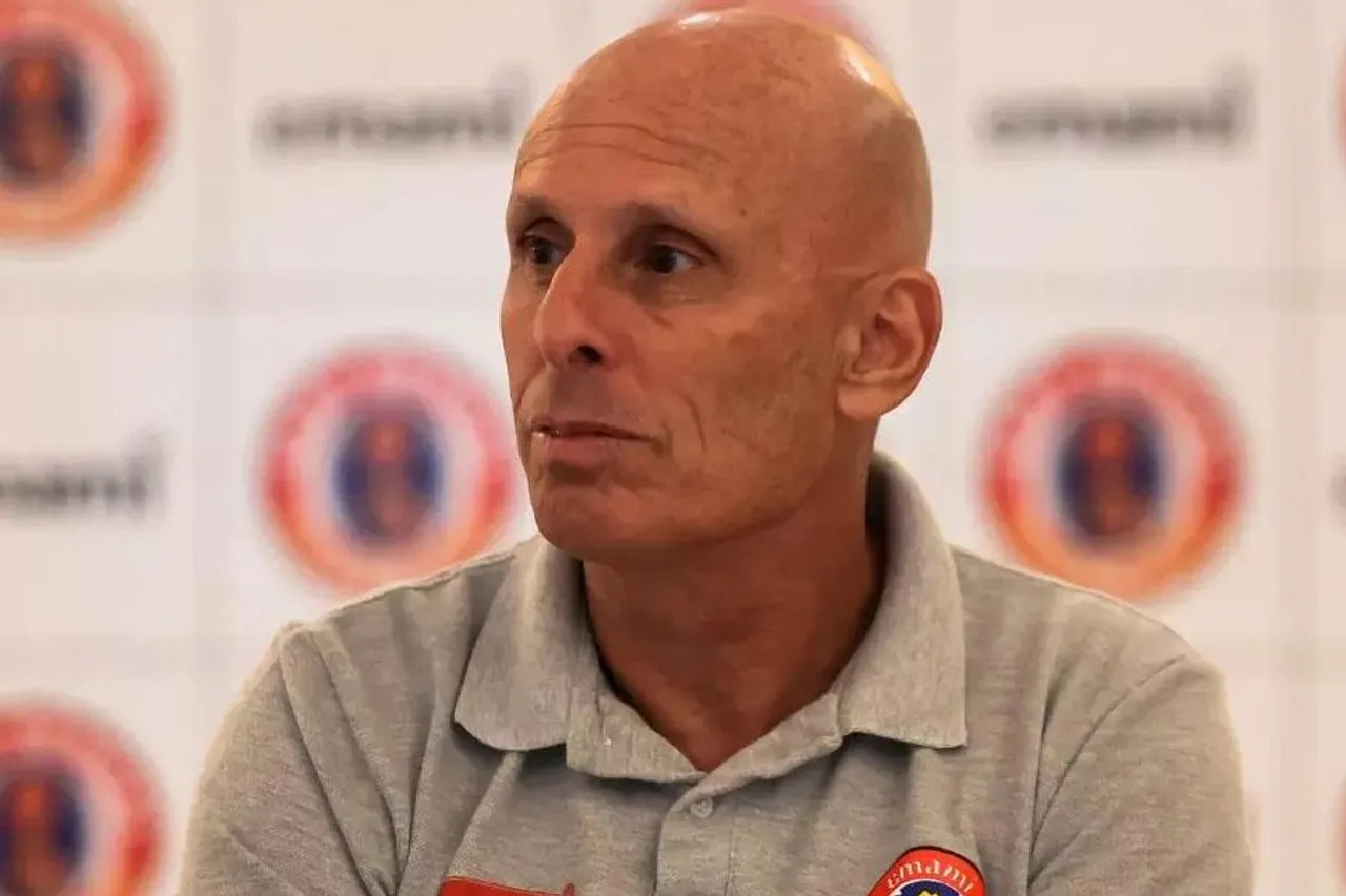 আজকের ম্যাচের আগে কি বললেন ইস্টবেঙ্গলের কোচ?