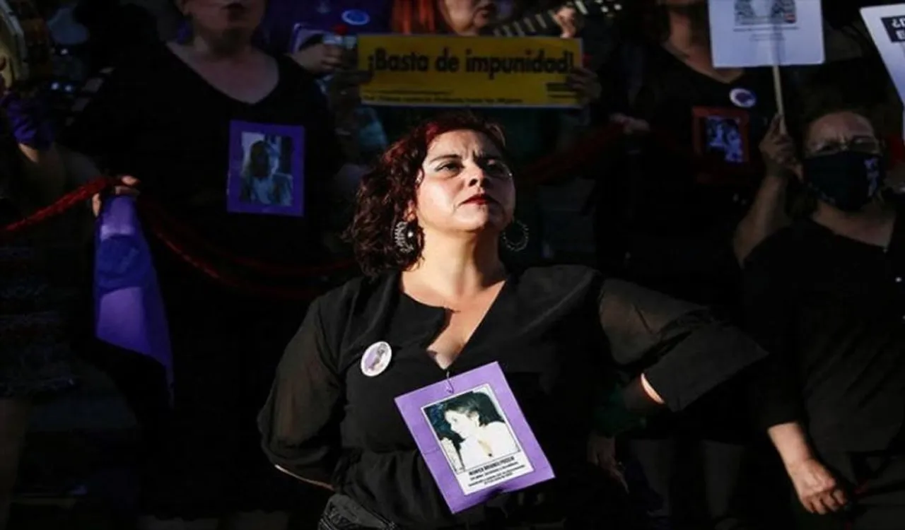 নারীর প্রতি সহিংসতা বন্ধ চেয়ে দেশে দেশে বিক্ষোভ