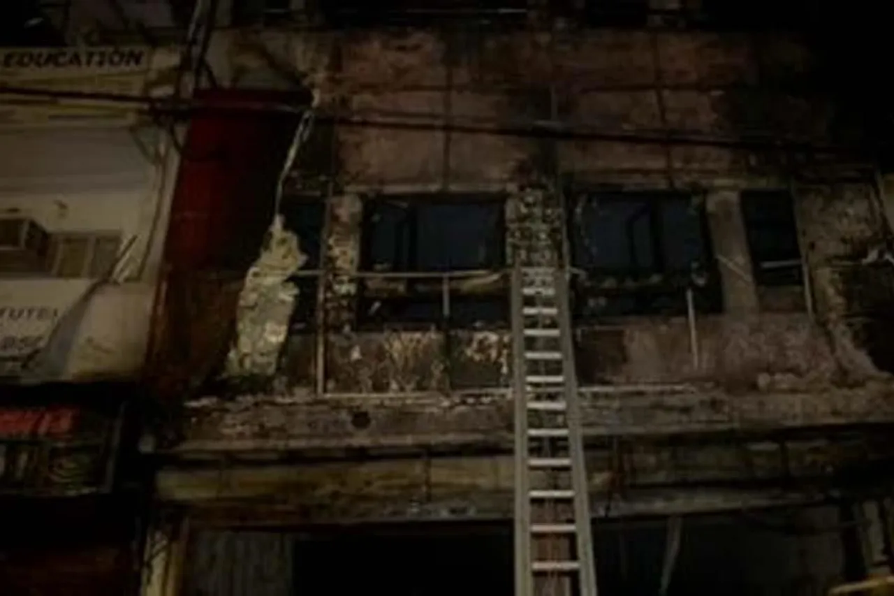 দিল্লিতে ভয়াবহ আগুন