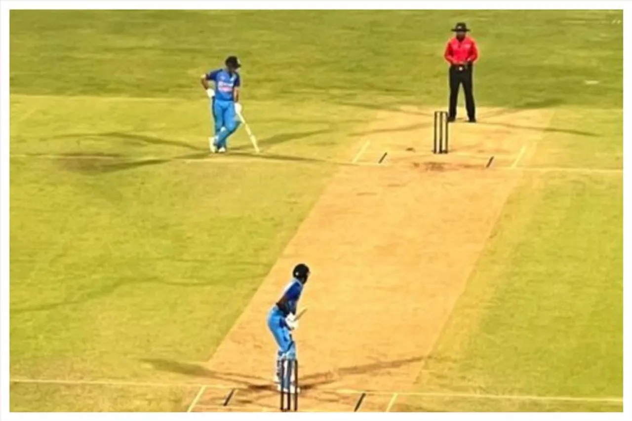 শ্রীলঙ্কার বিরুদ্ধে ভারতের ব্যাটিং বিপর্যয়, বিরক্ত সমর্থকরা