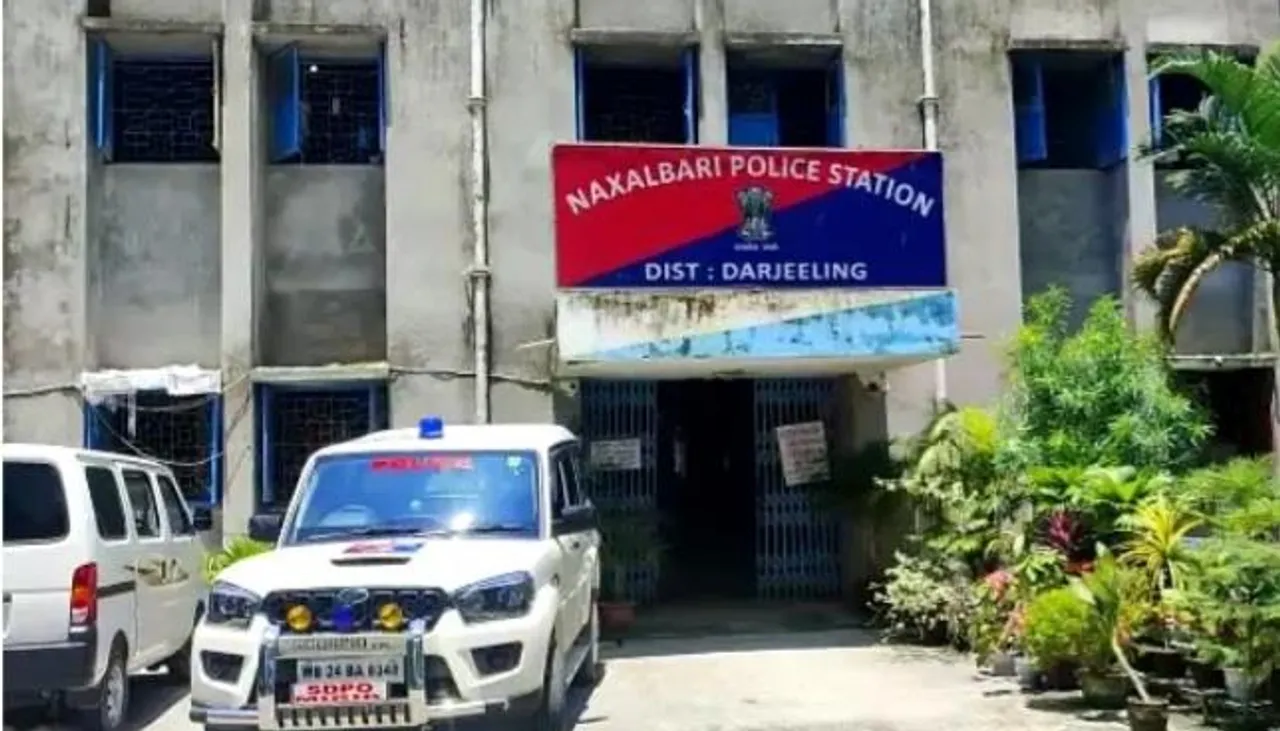 বিপুল পরিমানে মদ সহ দুজনকে আটক করল পুলিশ