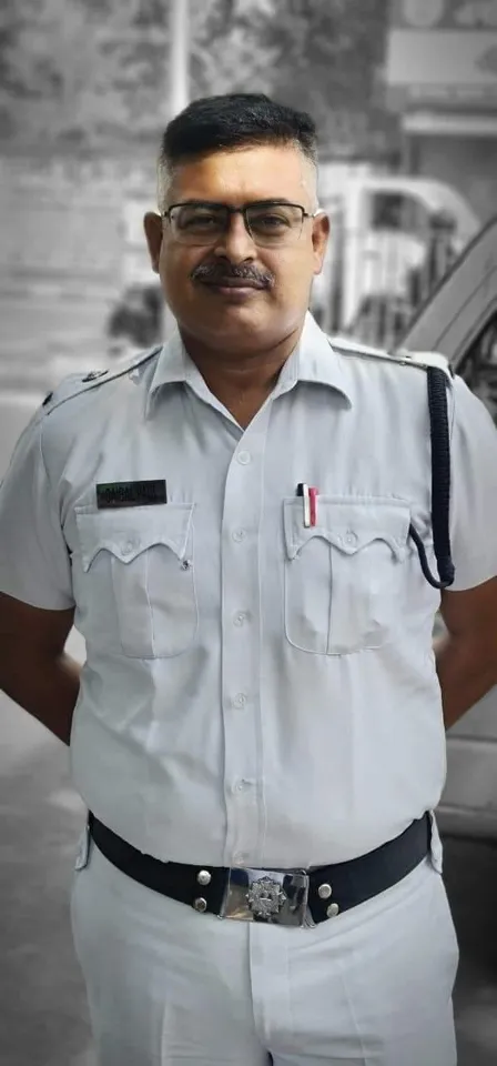 মানবিকতায় কলকাতা পুলিশ