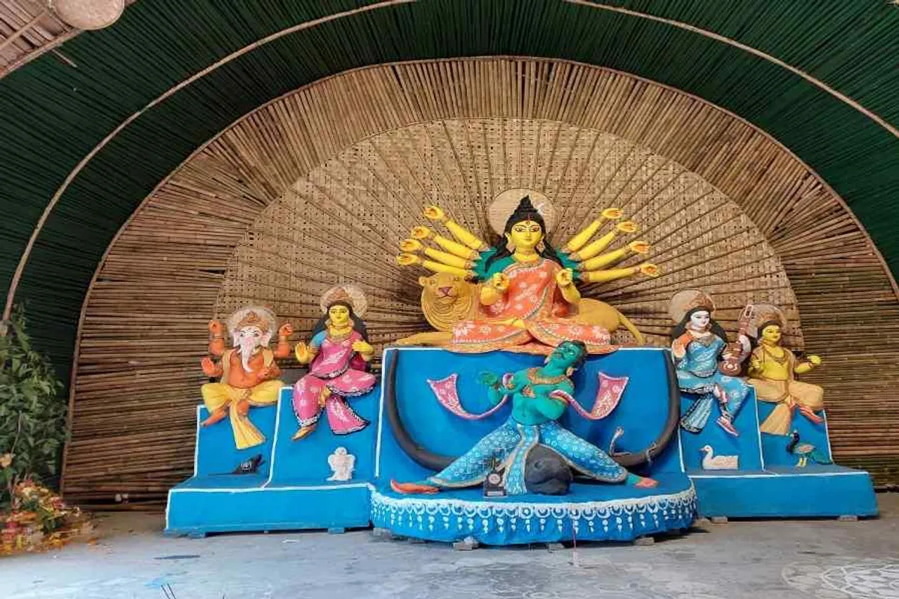 কোন্নগরের শক্তিসংঘে চলছে ষষ্ঠী পুজোর প্রস্তুতি