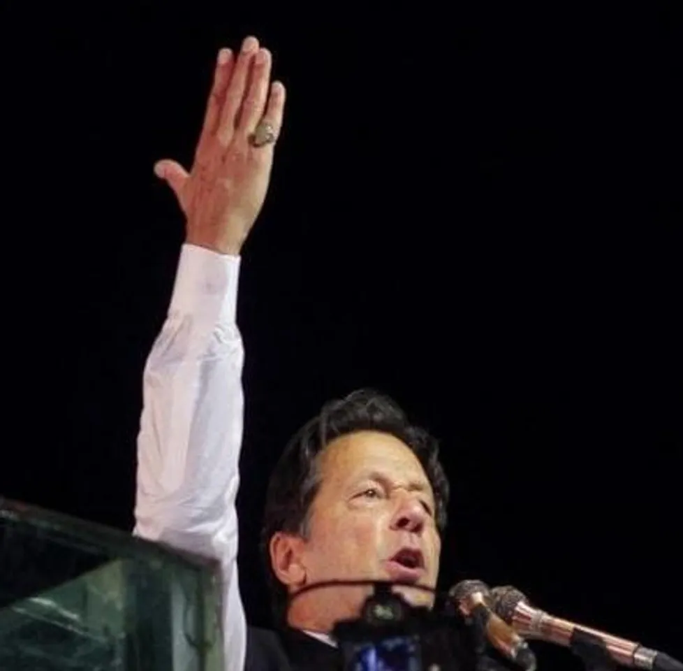 আচরণবিধি লঙ্ঘনে ইমরান খানকে নোটিশ জারি করল পাক নির্বাচন সংস্থা