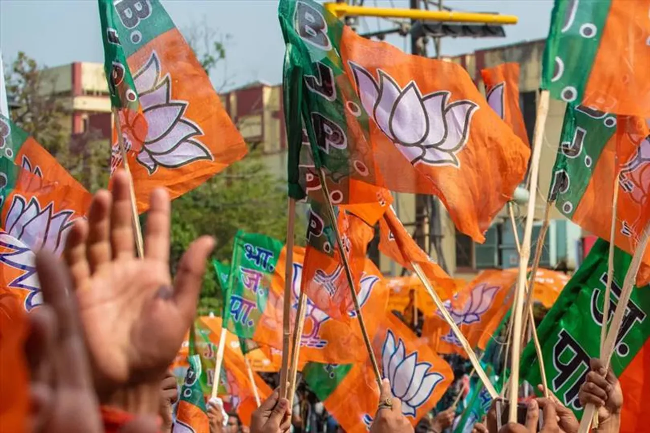 উত্তরাখণ্ডে সংখ্যাগরিষ্ঠতার গণ্ডি পেরোল বিজেপি