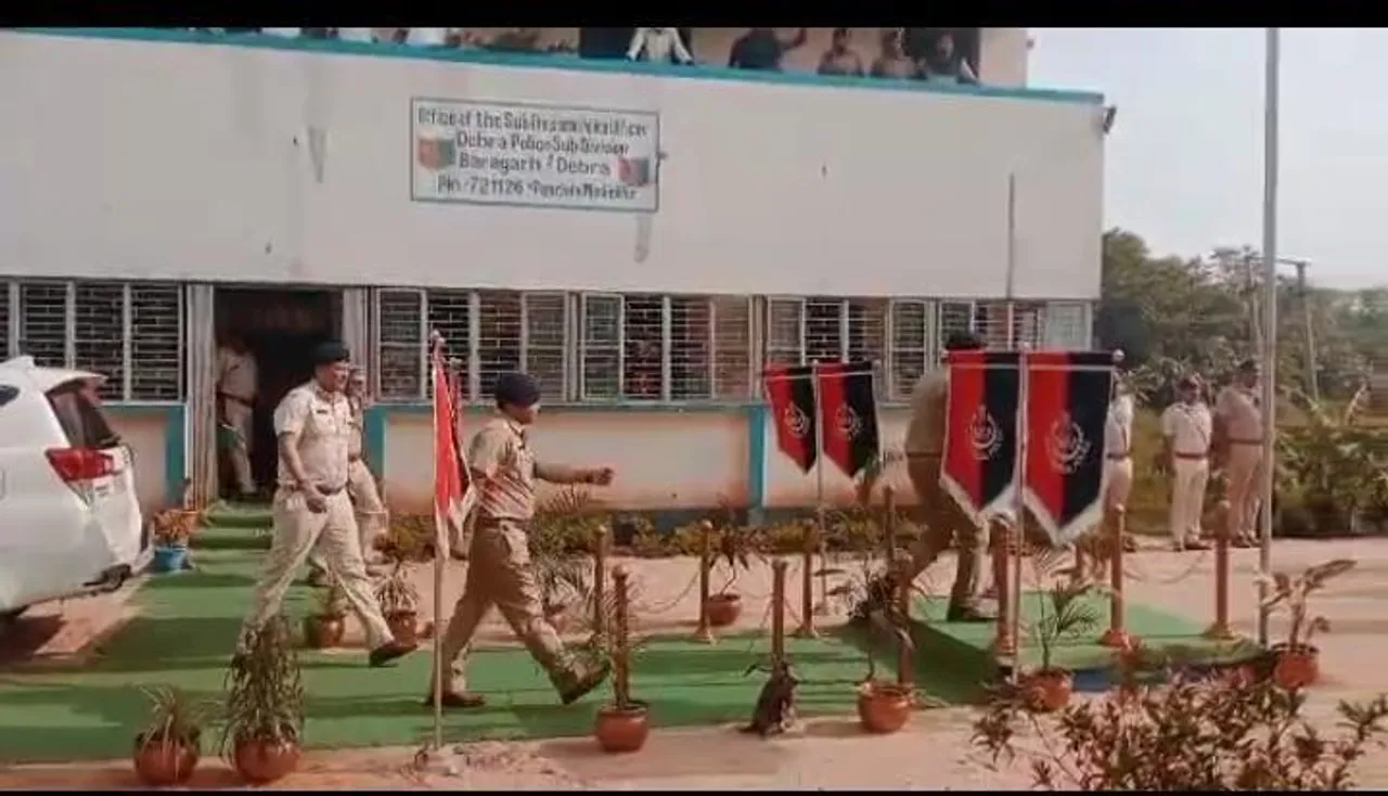 ডেবরা SDPO অফিস ইন্সপেকশন করলেন ADG ওয়েস্টার্ন জোন সঞ্জয় শিং