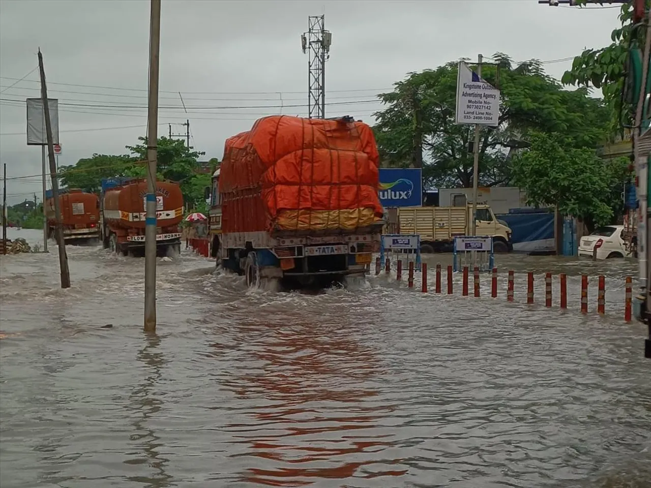 প্রবল বর্ষণে ক্ষতিগ্রস্ত মেদিনীপুর জেলা