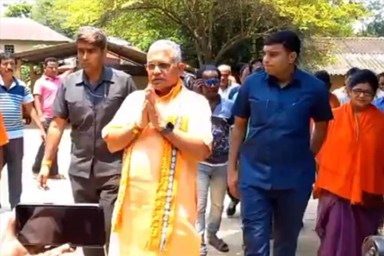 সরকারি প্রকল্প নিয়ে জনসংযোগে দিলীপ ঘোষ