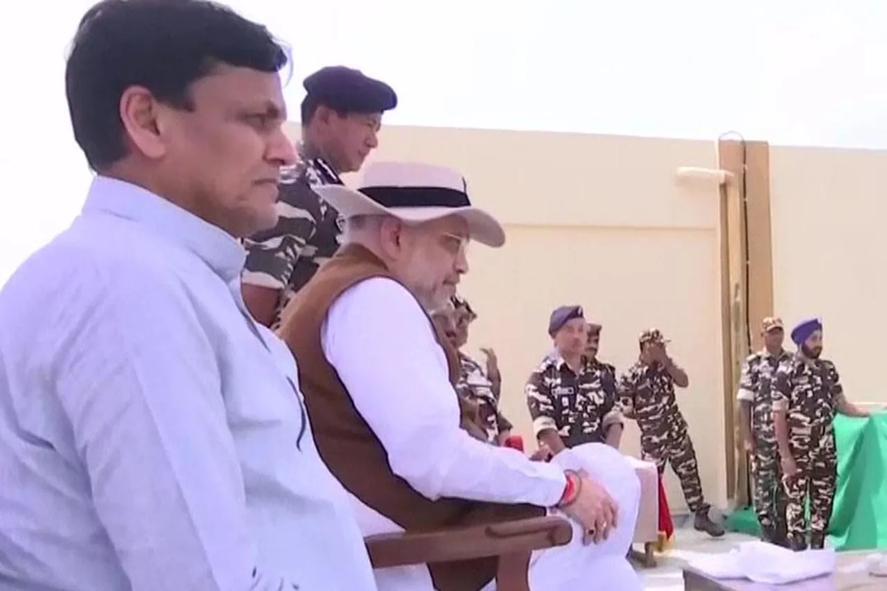 সীমান্ত নিরাপত্তা খতিয়ে দেখলেন কেন্দ্রীয় স্বরাষ্ট্রমন্ত্রী