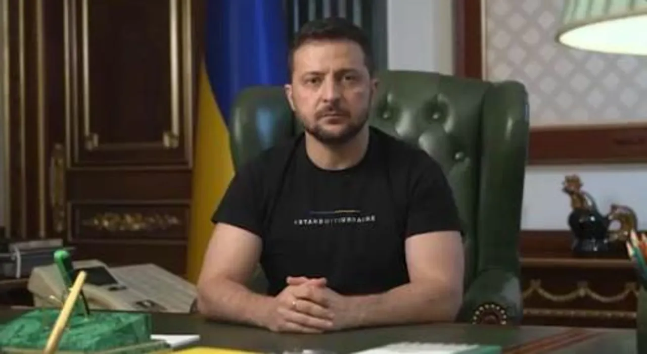 পুতিনের আদেশের প্রতিবাদ জানাতে রুশদের প্রতি আহ্বান জেলেনস্কির