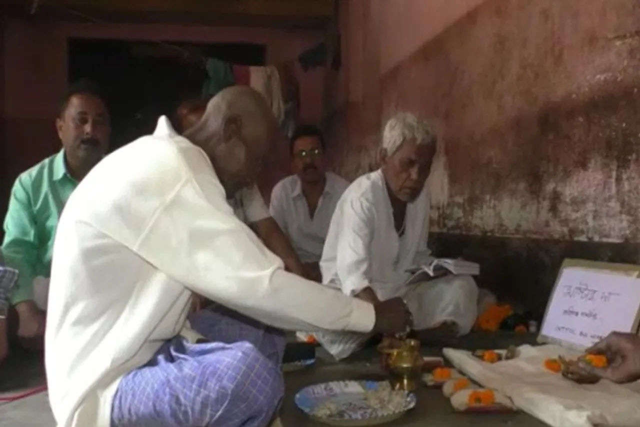 অসহায় হিন্দুর শেষকৃত্যে মুসলিম সম্প্রদায়, সম্প্রীতির বার্তা