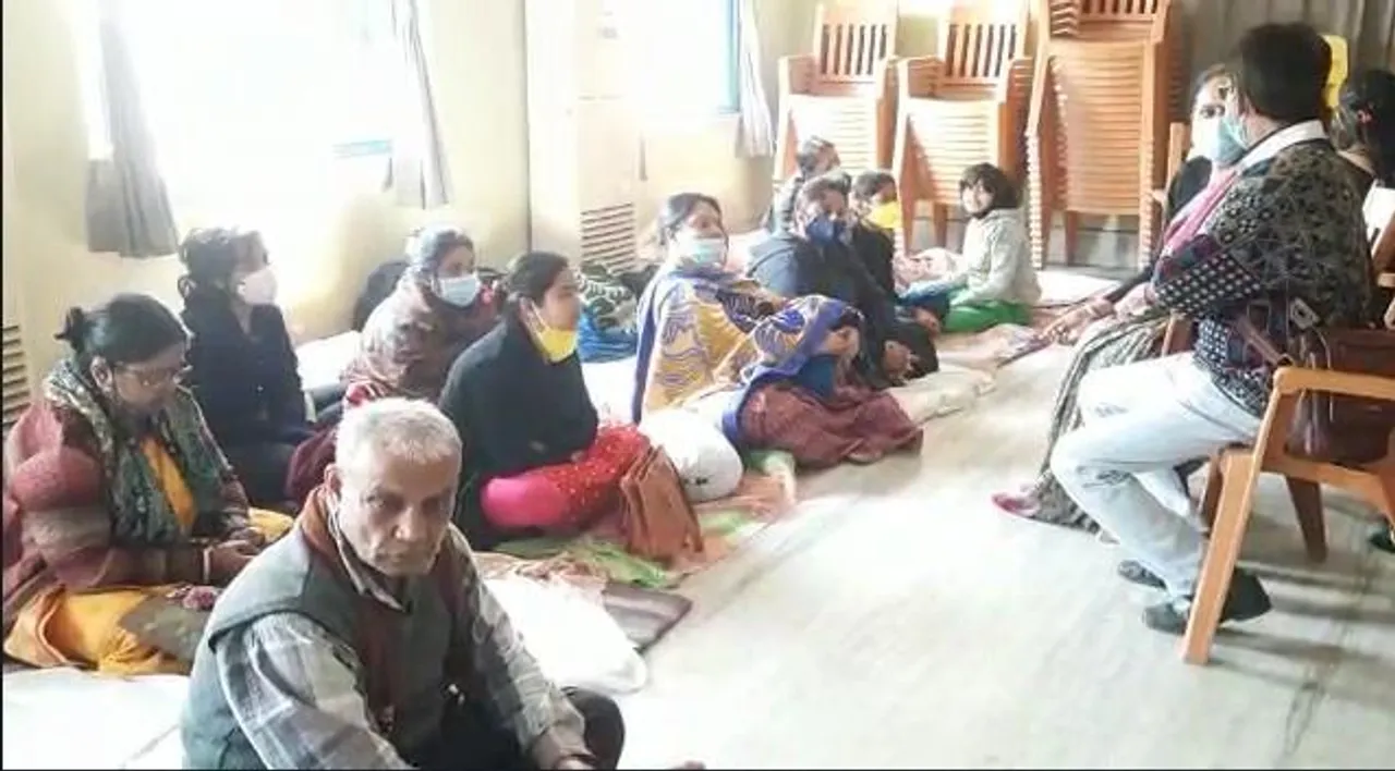 শাসকদলের ভয়ে পার্টি অফিসে আশ্রয় কংগ্রেস প্রার্থীদের