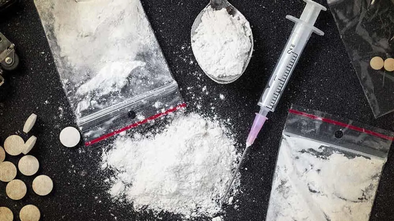 কালীপুজোয় জমজমাট সস্তা নেশার কারবার