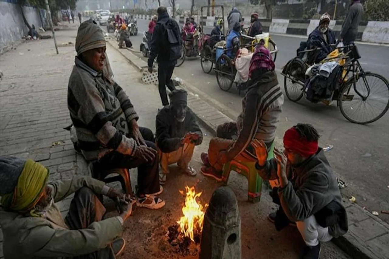 তীব্র ঠাণ্ডায় কাঁপছে উত্তর ভারত, তাপমাত্রা নামল শূন্যে
