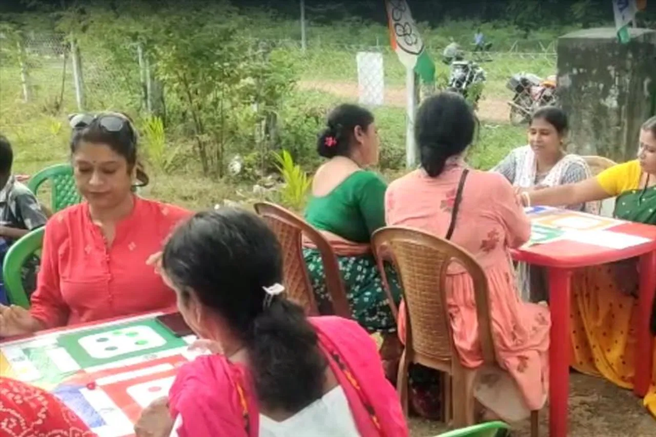 মহিলা ক্রিকেট টুর্নামেন্টের মাধ্যমে 'খেলা হবে' দিবস