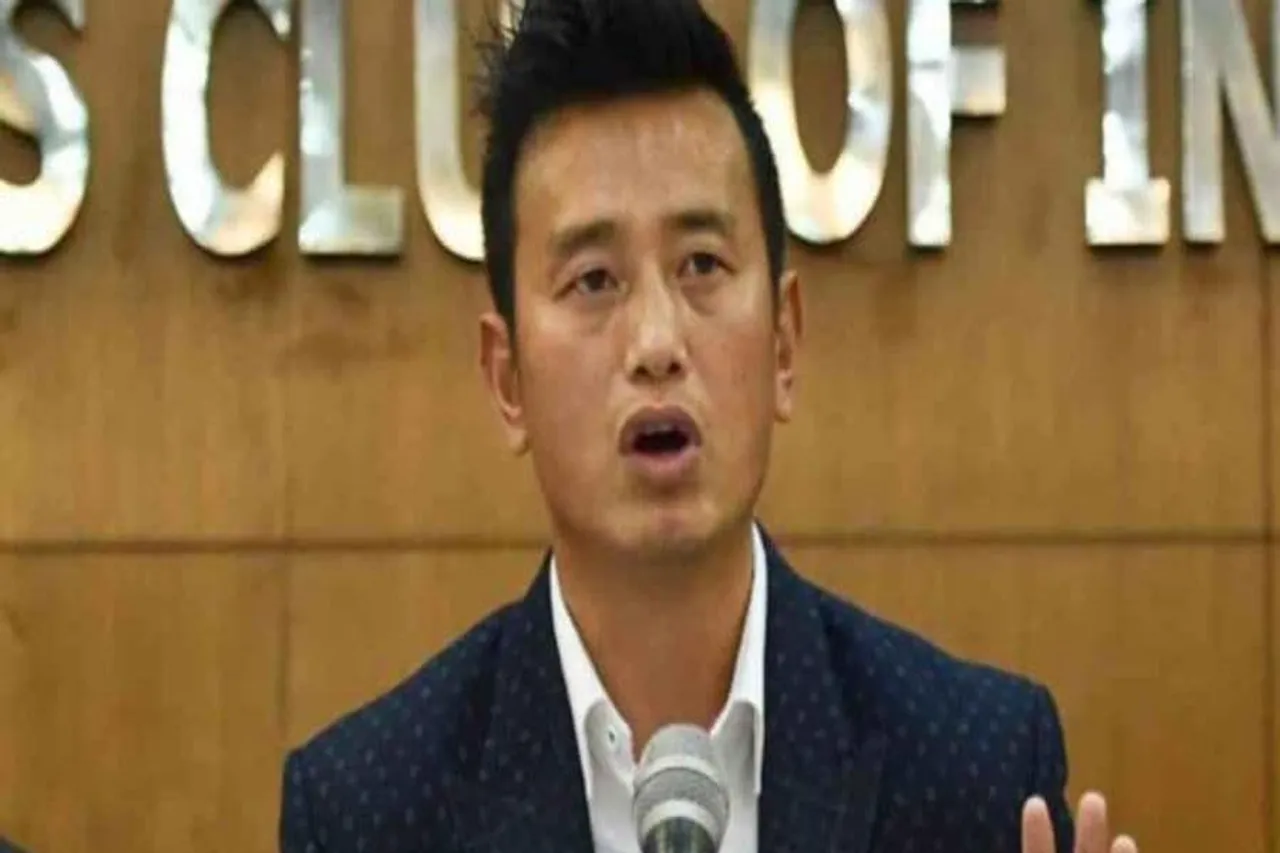 অন্যায্যভাবে নিয়োগ! গুরুতর অভিযোগ বাইচুংয়ের