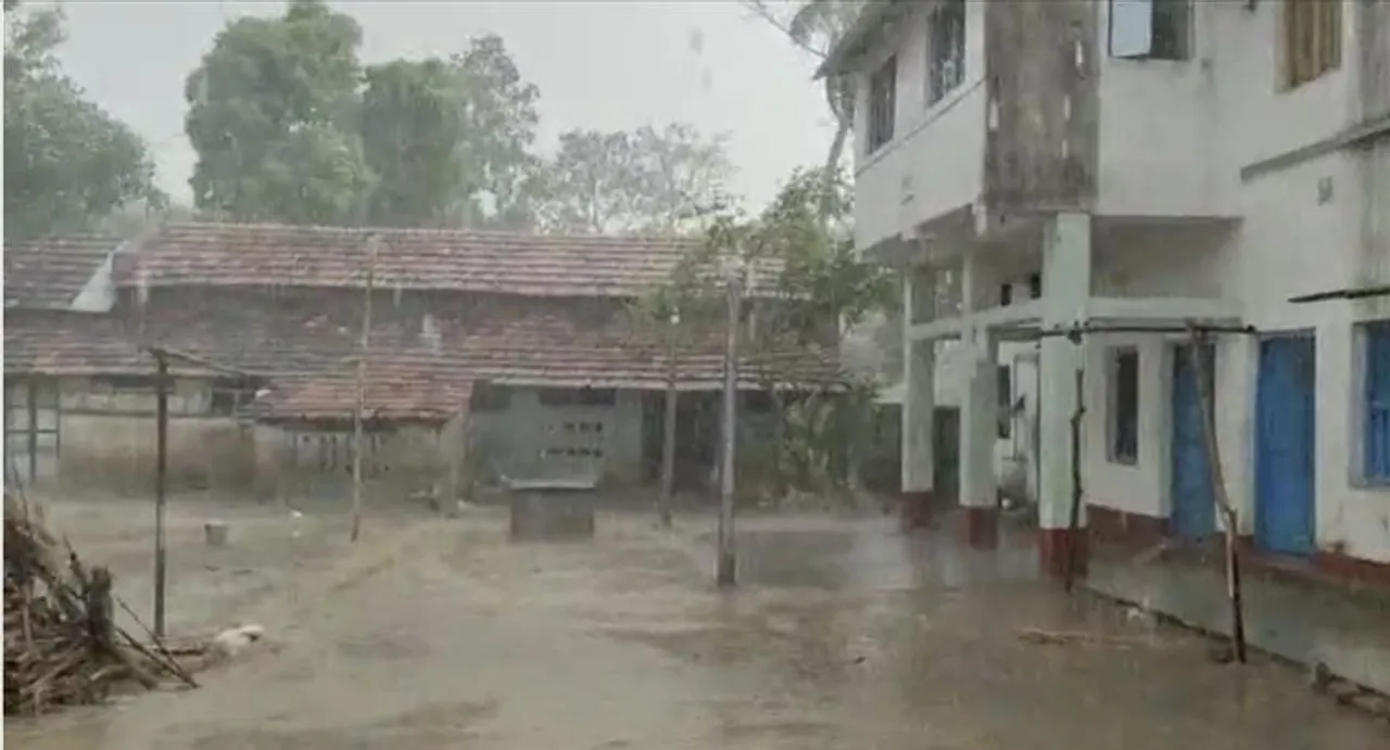 কালবৈশাখীর দাপট, গঙ্গাজলঘাটি তে ব্যাপক শিলাবৃষ্টি; ভাঙলো বিয়েবাড়ির প্যান্ডেল