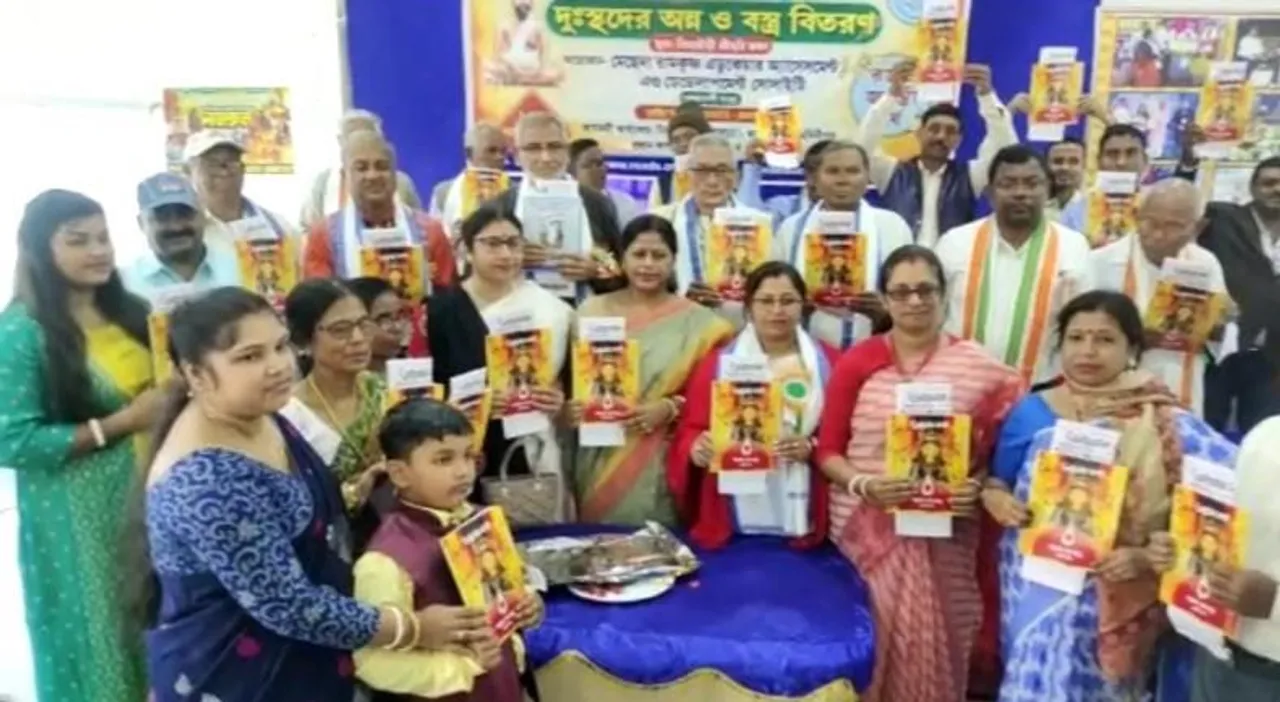 নিমতৌড়িতে দুঃস্থদের অন্ন ও বস্ত্র বিতরণ করা হল