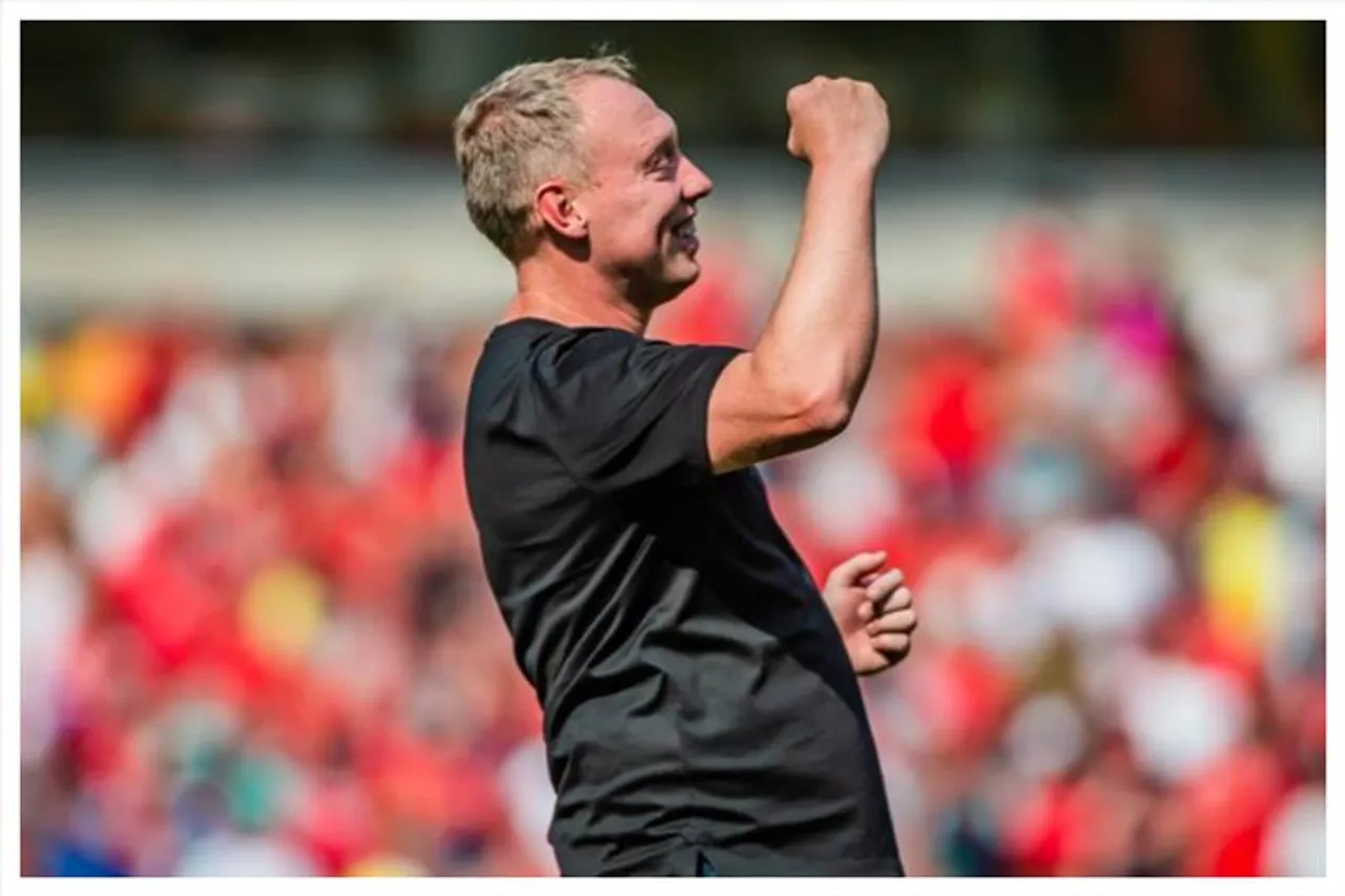 কোচের সঙ্গে নতুন চুক্তি সম্পন্ন করল প্রিমিয়ার লিগের ক্লাব