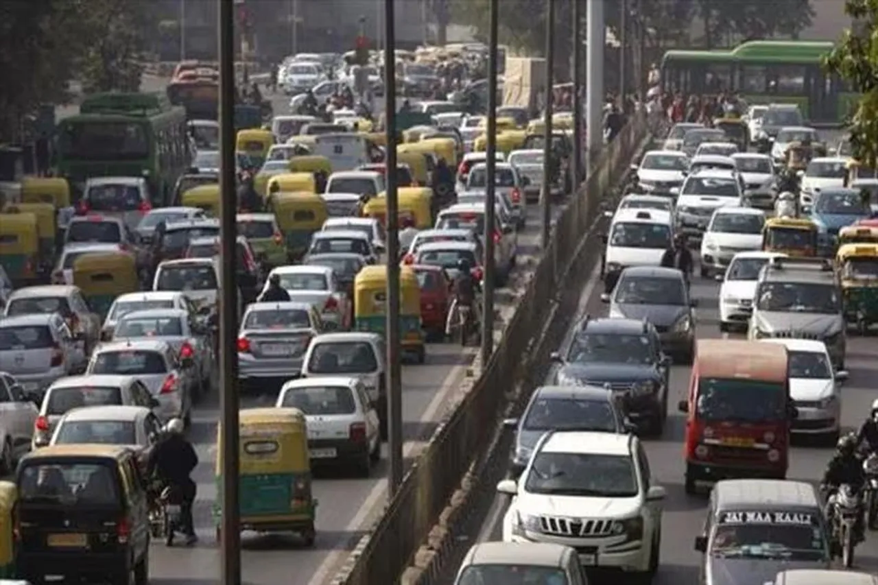 আপ সরকারের নিষেধাজ্ঞার বিরুদ্ধে  বড় হুঁশিয়ারি ট্রাক চালকদের